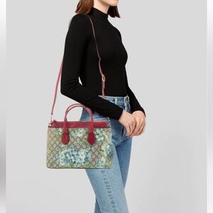 Gucci 2way GG Supreme Floral BAG